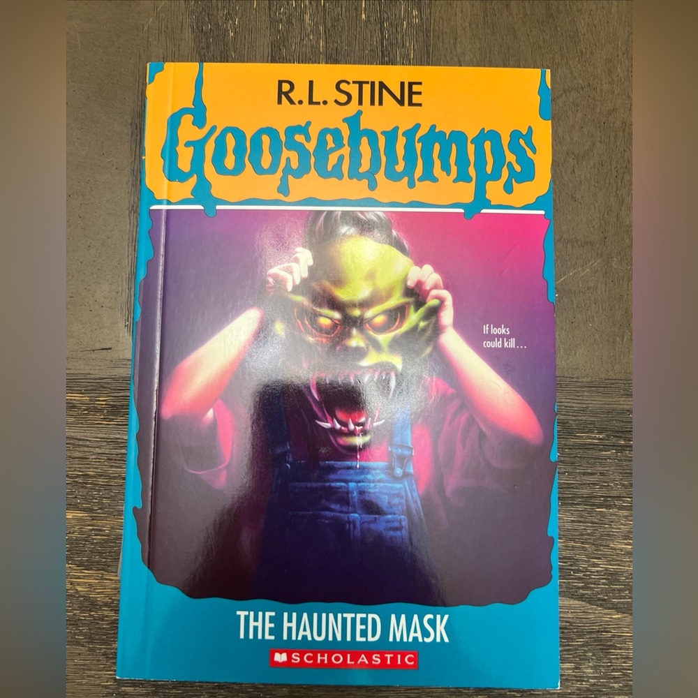 The Haunted Mask Costume - Spooky Monster Halloween Mask Book